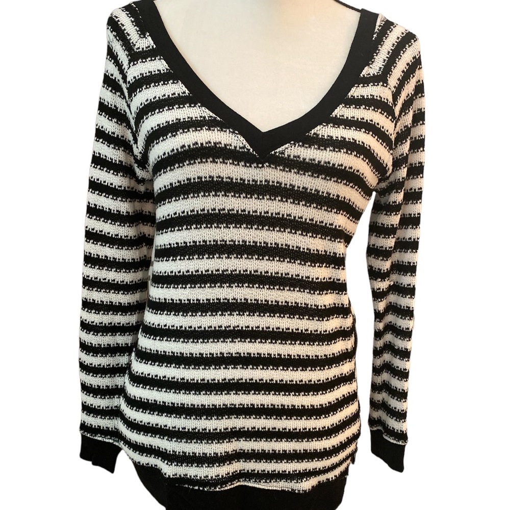 Sanctuary V-Neck sweater with side zipper